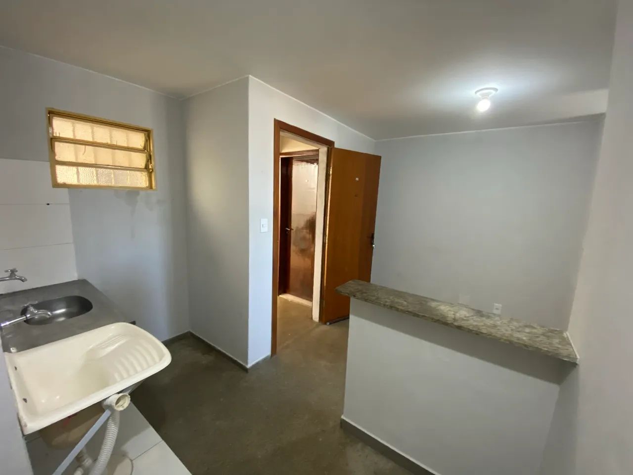 Kitnet 30m 2 quartos QND 01 Taguatinga Norte