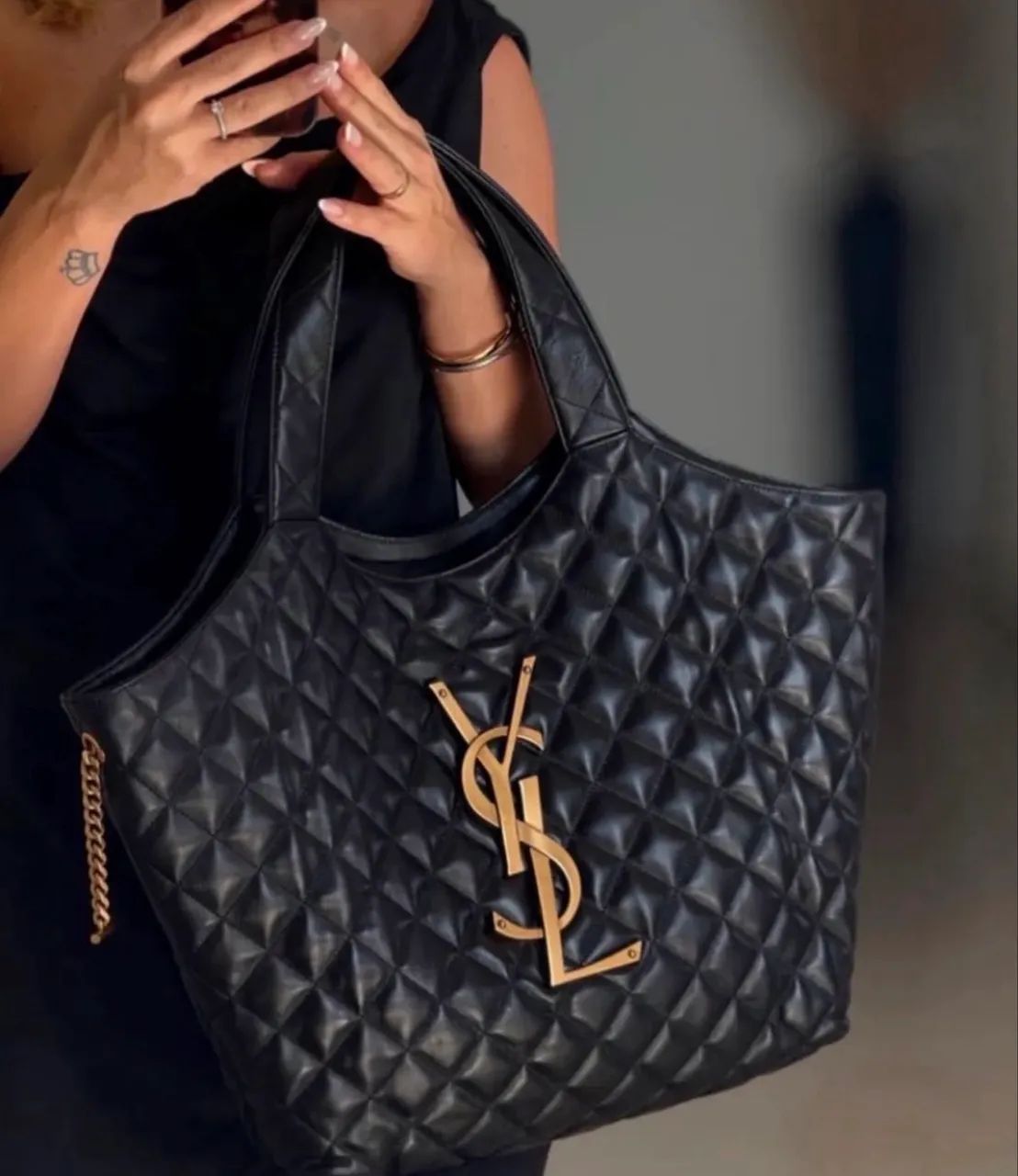 Bolsa Yves saint laurent em couro  - Foto 4