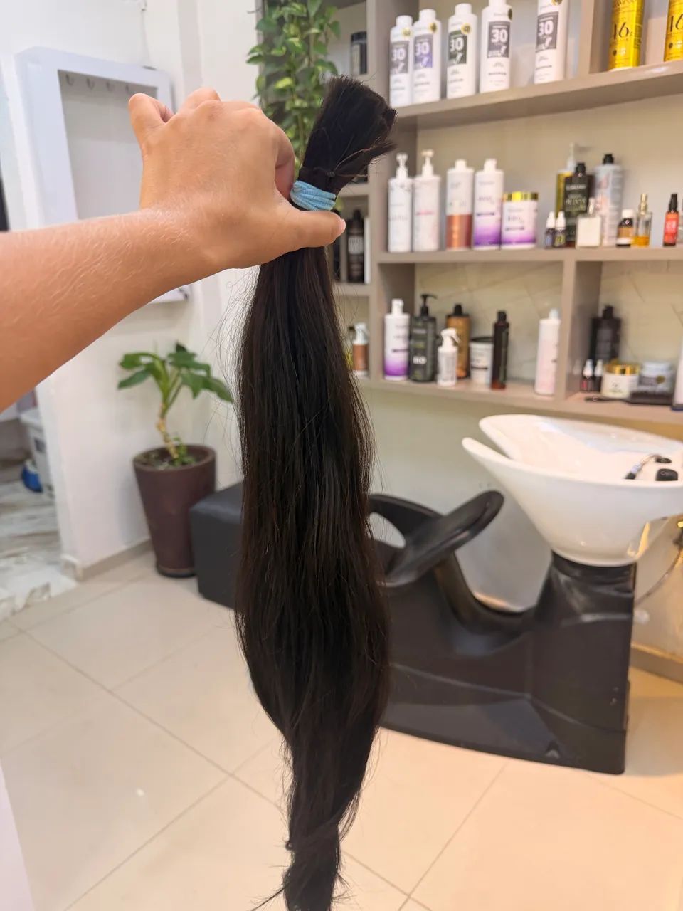 Cabelo 196 gramas 1400 reais 66 centímetros 