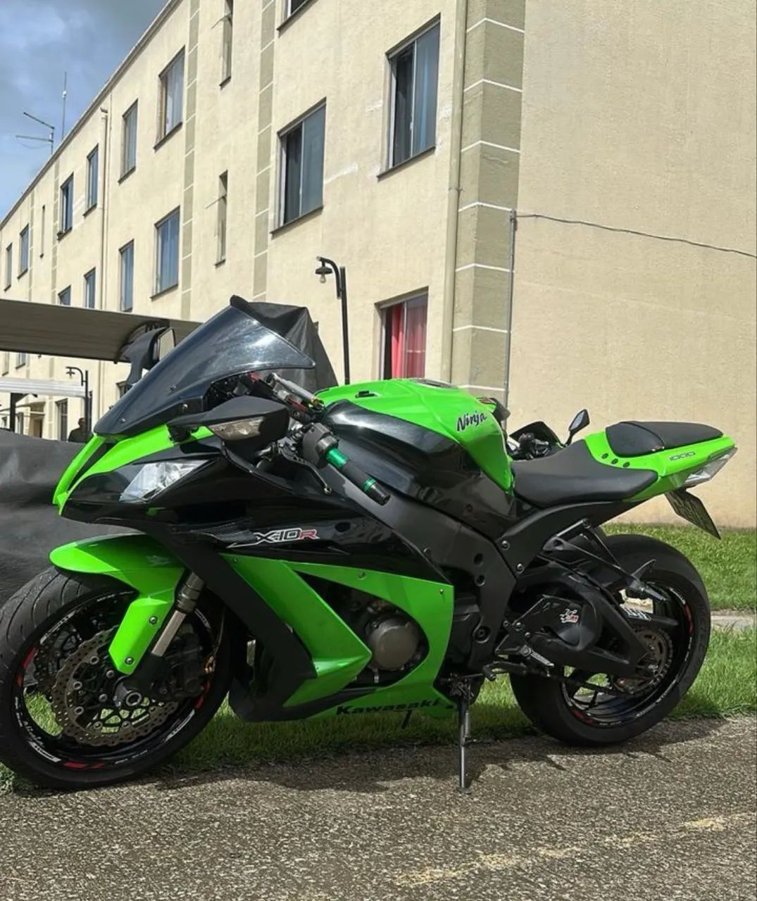 Kawasaki Zx-10/ Zx-10r 1000cc 2012 - 1497631597 | OLX