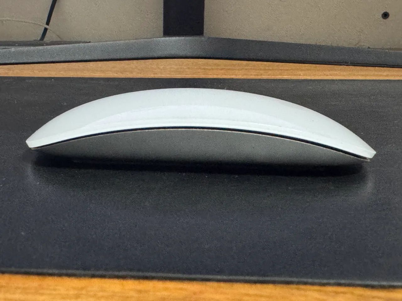 Apple Magic Mouse 2 Original (A1657) - Prata - Funcionando Perfeitamente - Foto 2