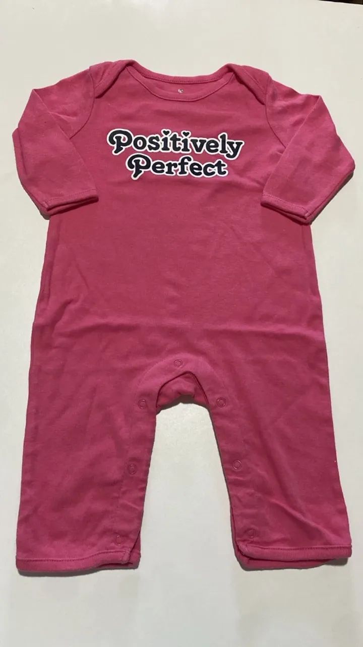 Macacão old navy tamanho 3-6 meses importado (desapego)