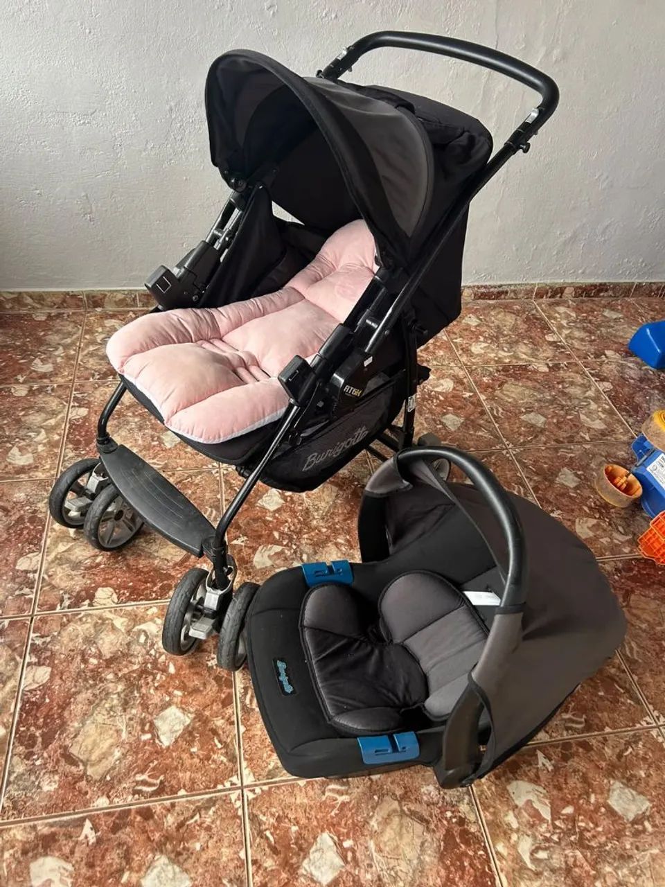 Carrinho e bebe conforto burigoto