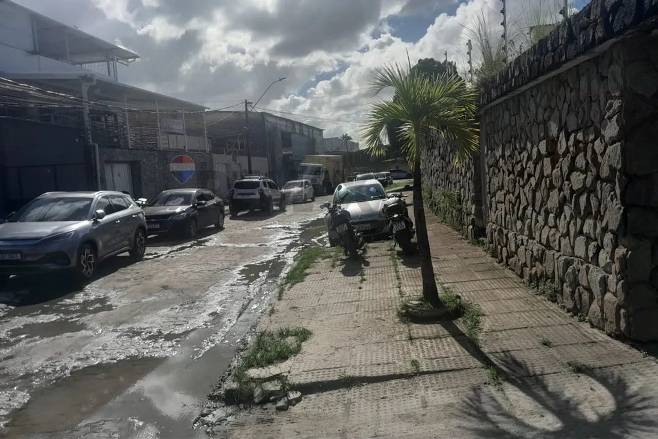 Imóvel no Prado: 7 Quartos e 16 Cômodos, ideal para Morar ou Empresa - Foto 3