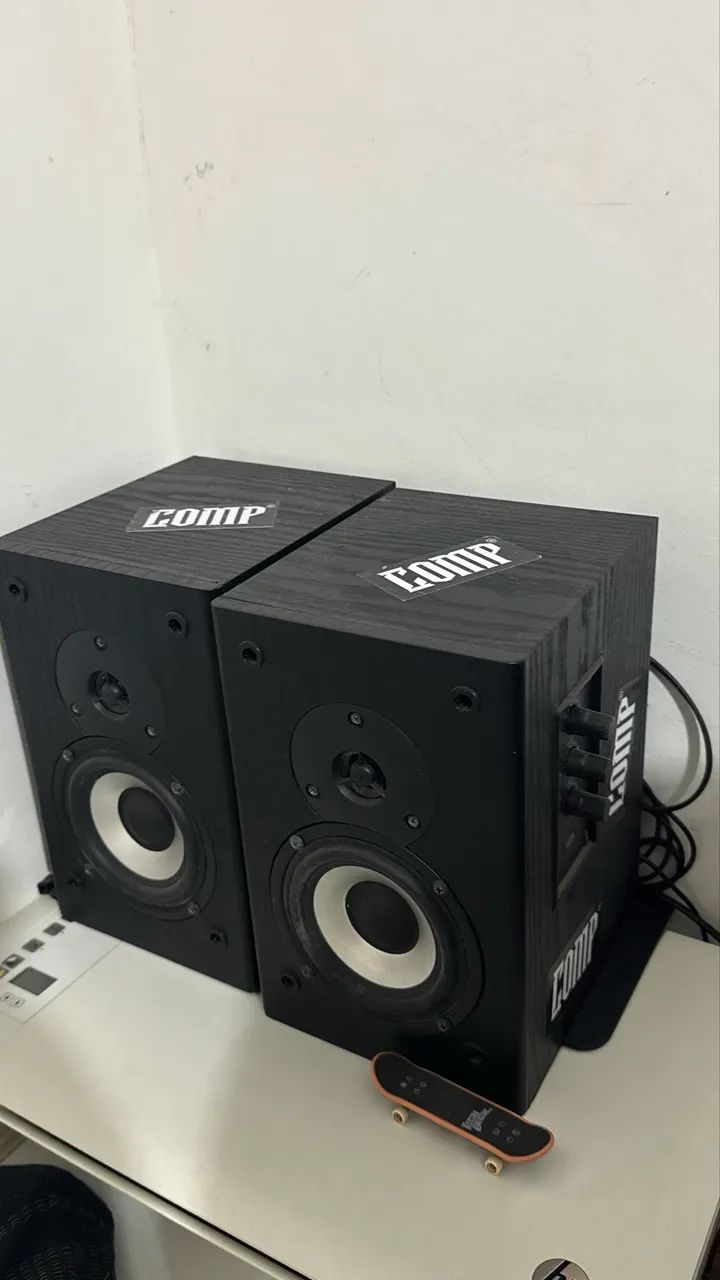 Caixa de som profissional para studio 