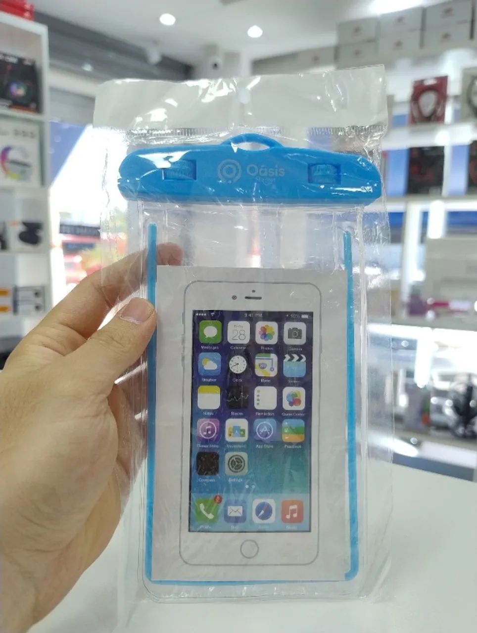 Capinha Impermeável Para Celular Proteção Água e Chuva - Foto 2
