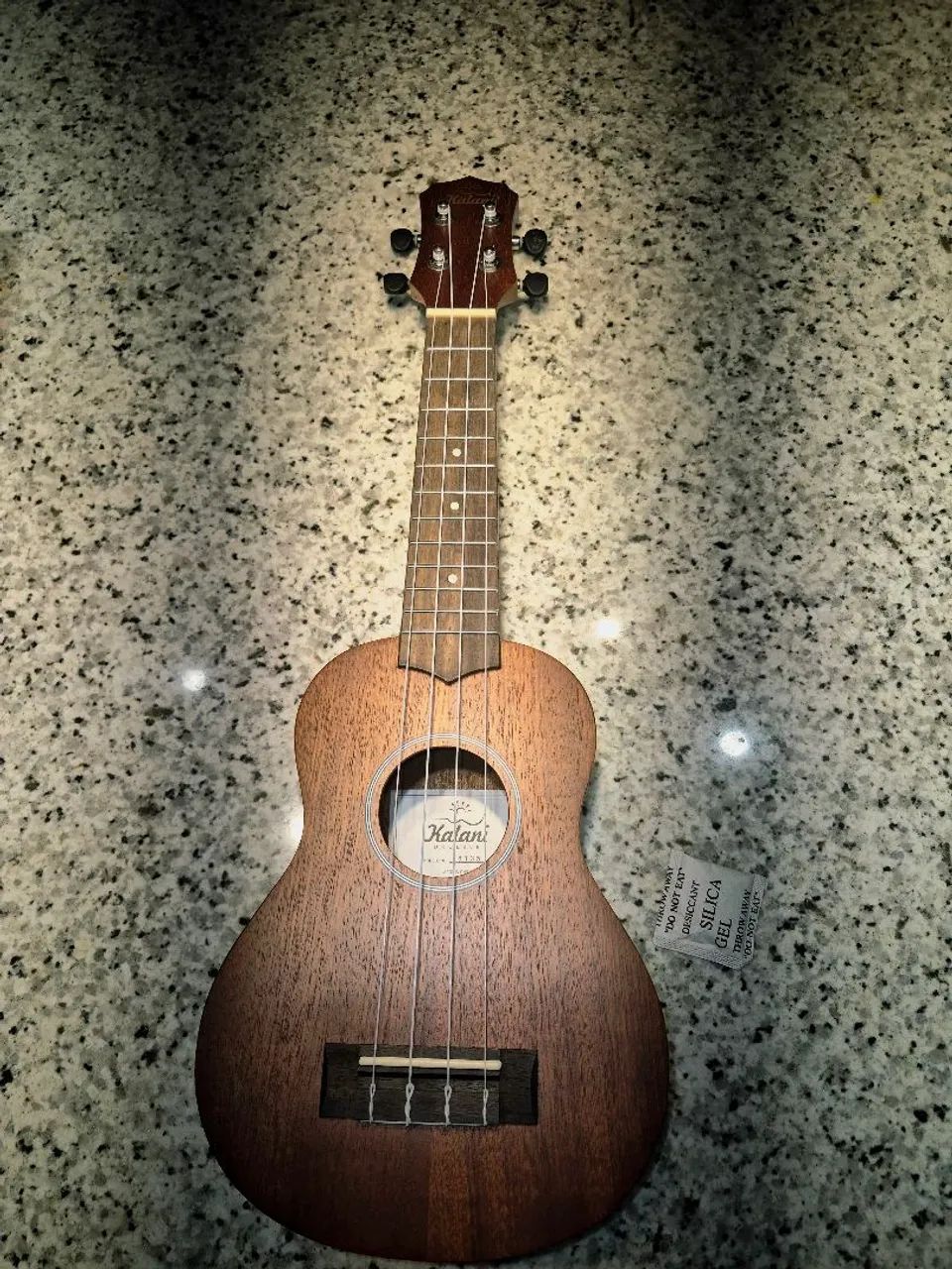 Ukulele Kalani (nunca usado) - Foto 2