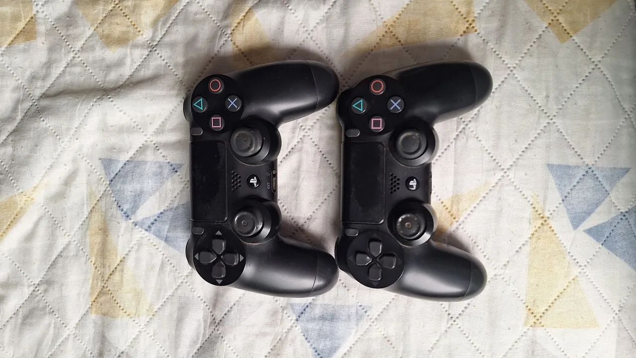 PlayStation 4 Pro usado  - Foto 2