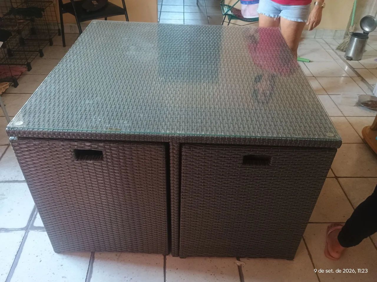 CONJUNTO DE MESA COM POLTRONA - Foto 3