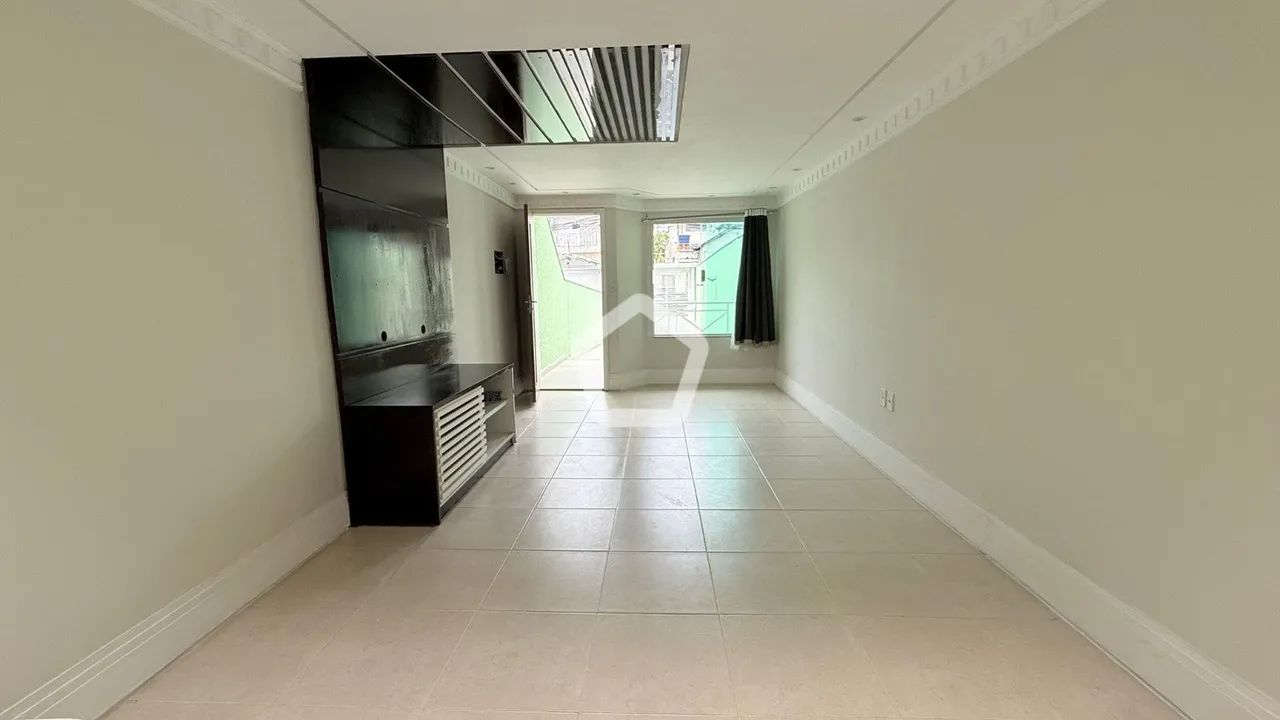 LINDO SOBRADO - VILA RÉ