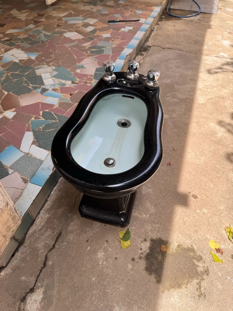 Bidê preto