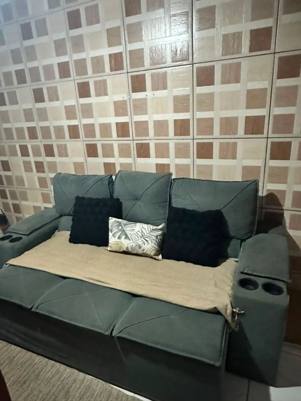 Sofá retrátil e reclinável 
