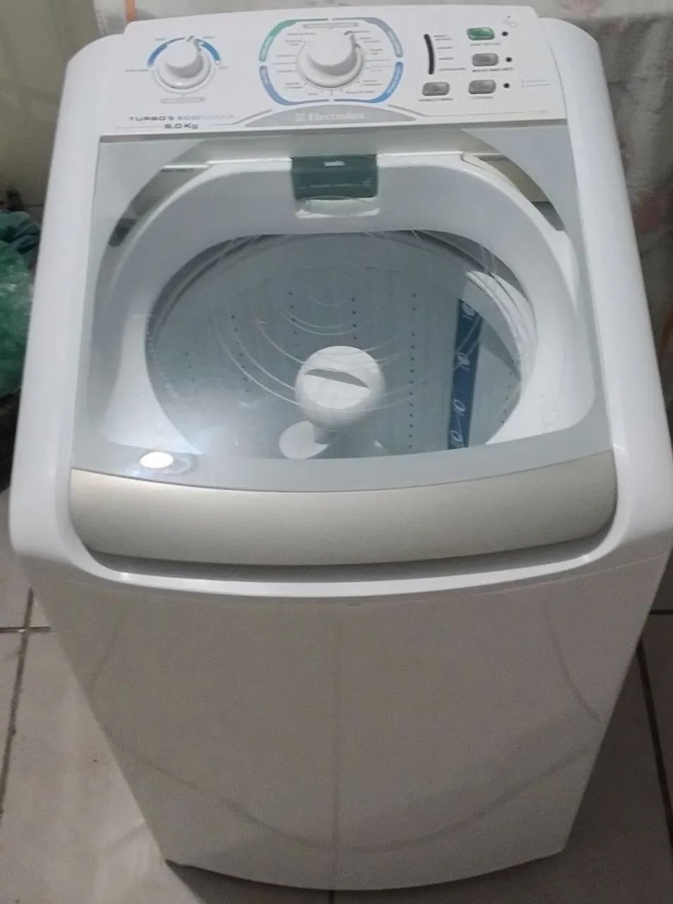 VENDO UMA MÁQUINA DE LAVA ELECTROLUX DE 8 KILOS SEMI-NOVA  - Foto 4