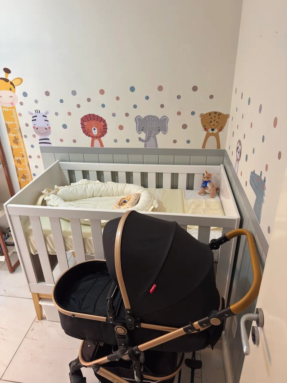 Vendo berço que vira mini cama com colchão ortobom - Foto 3