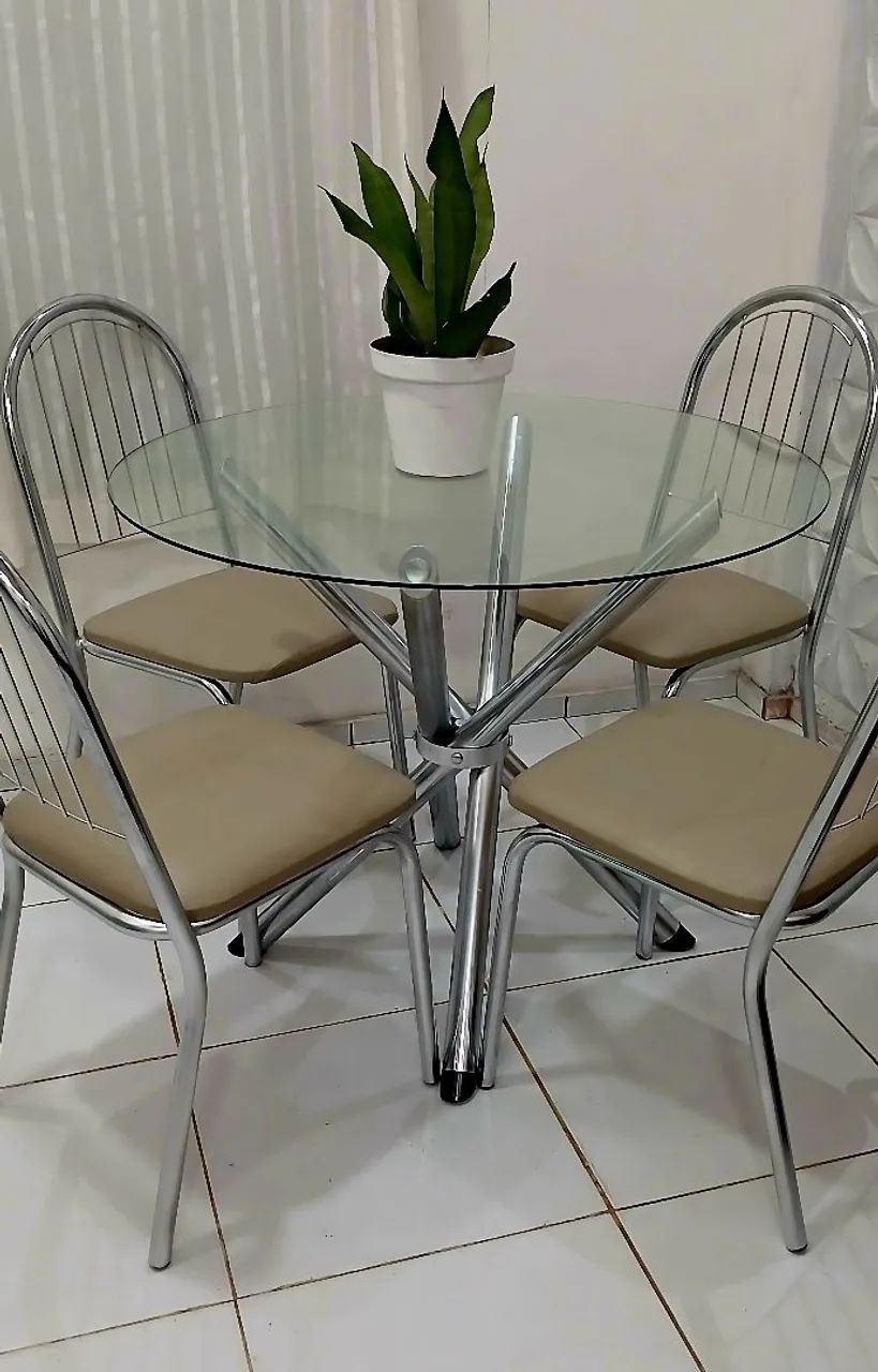 Mesa de Vidro com 4 Cadeiras 