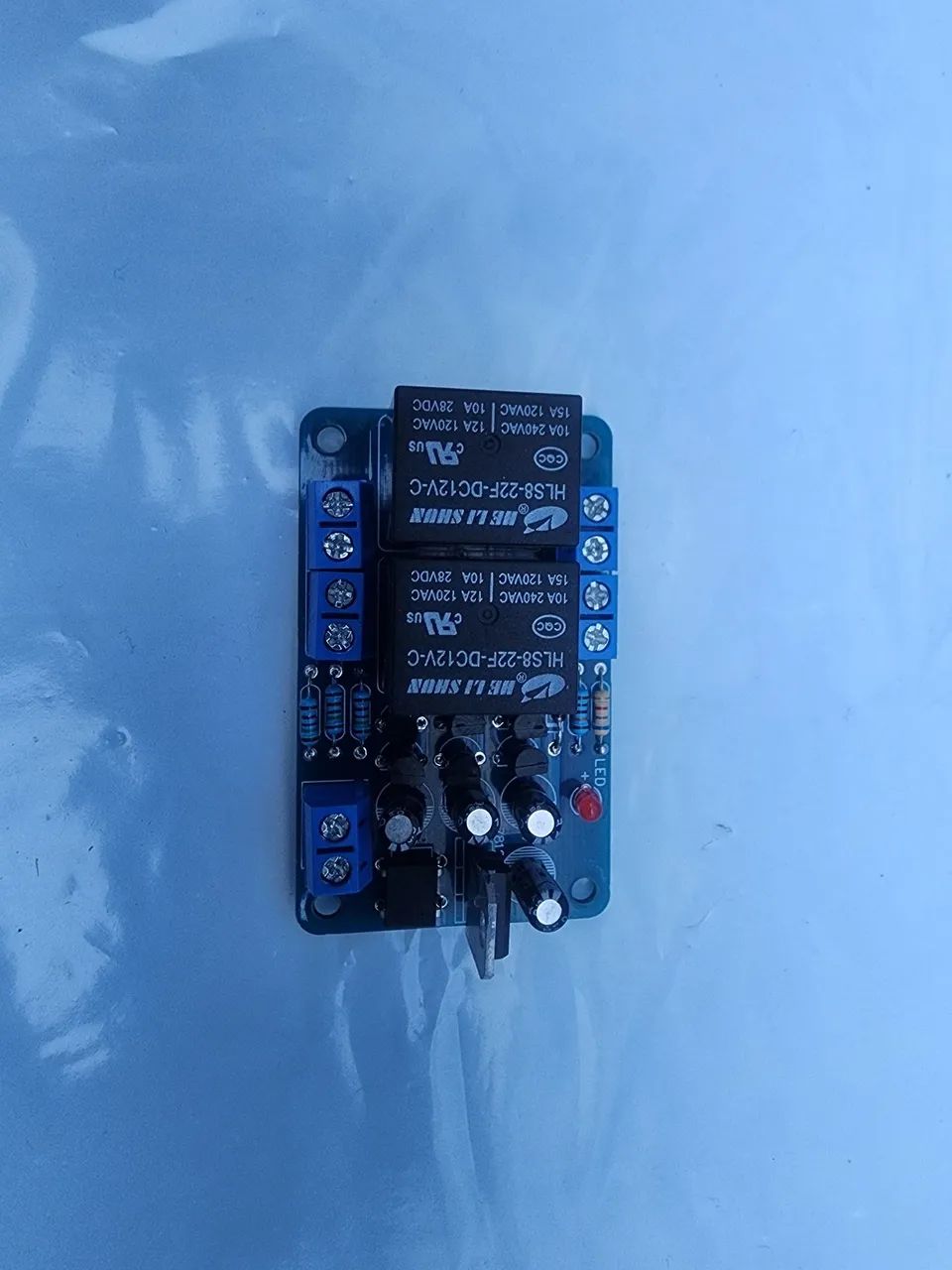 Protetor dc/delay estereo para amplificadores