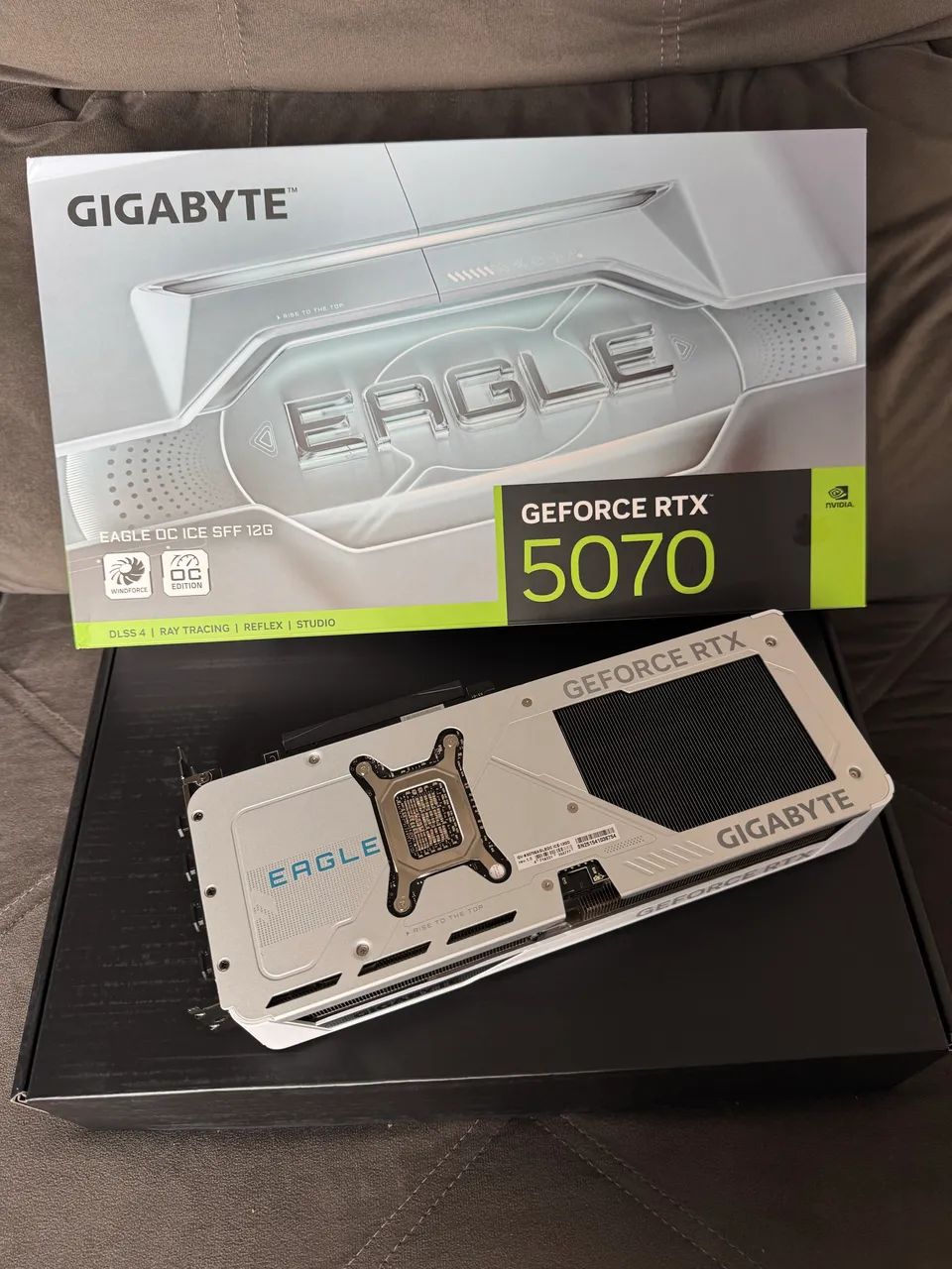 RTX 5070 GIGABYTE EAGLE 12GB  - Foto 3