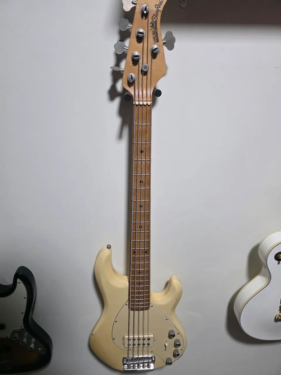 Baixo Musicman Stingray USA Original - Foto 4