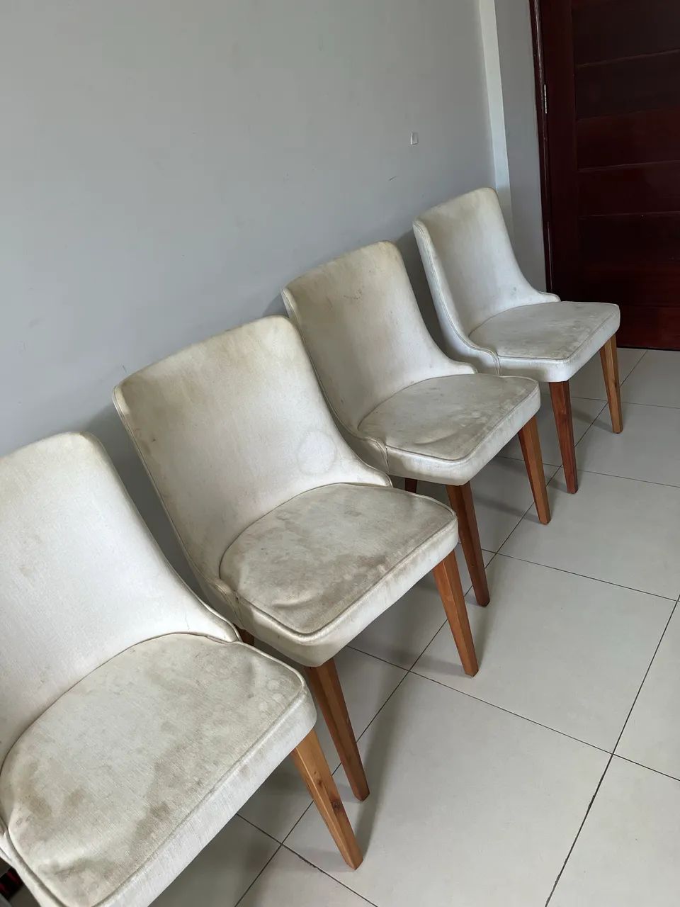 Cadeiras em madeira pra reformar 