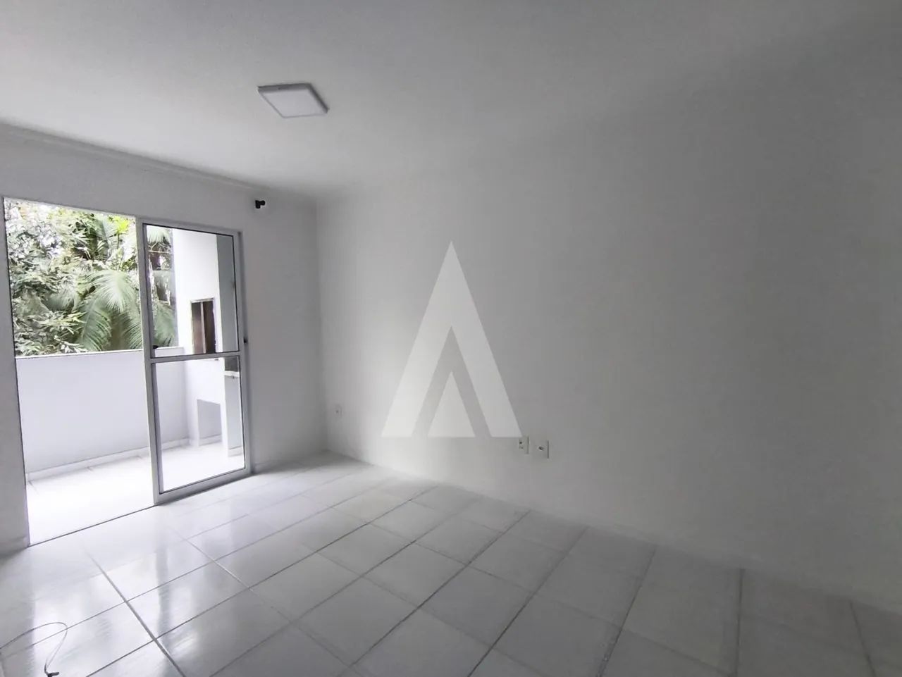 APARTAMENTO NO COSTA E SILVA COM 02 QUARTOS SENDO 01 SUÍTE - Foto 4