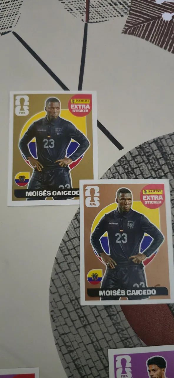 FIGURINHAS LEGEND MOISES CAICEDO OURO E BRONZE