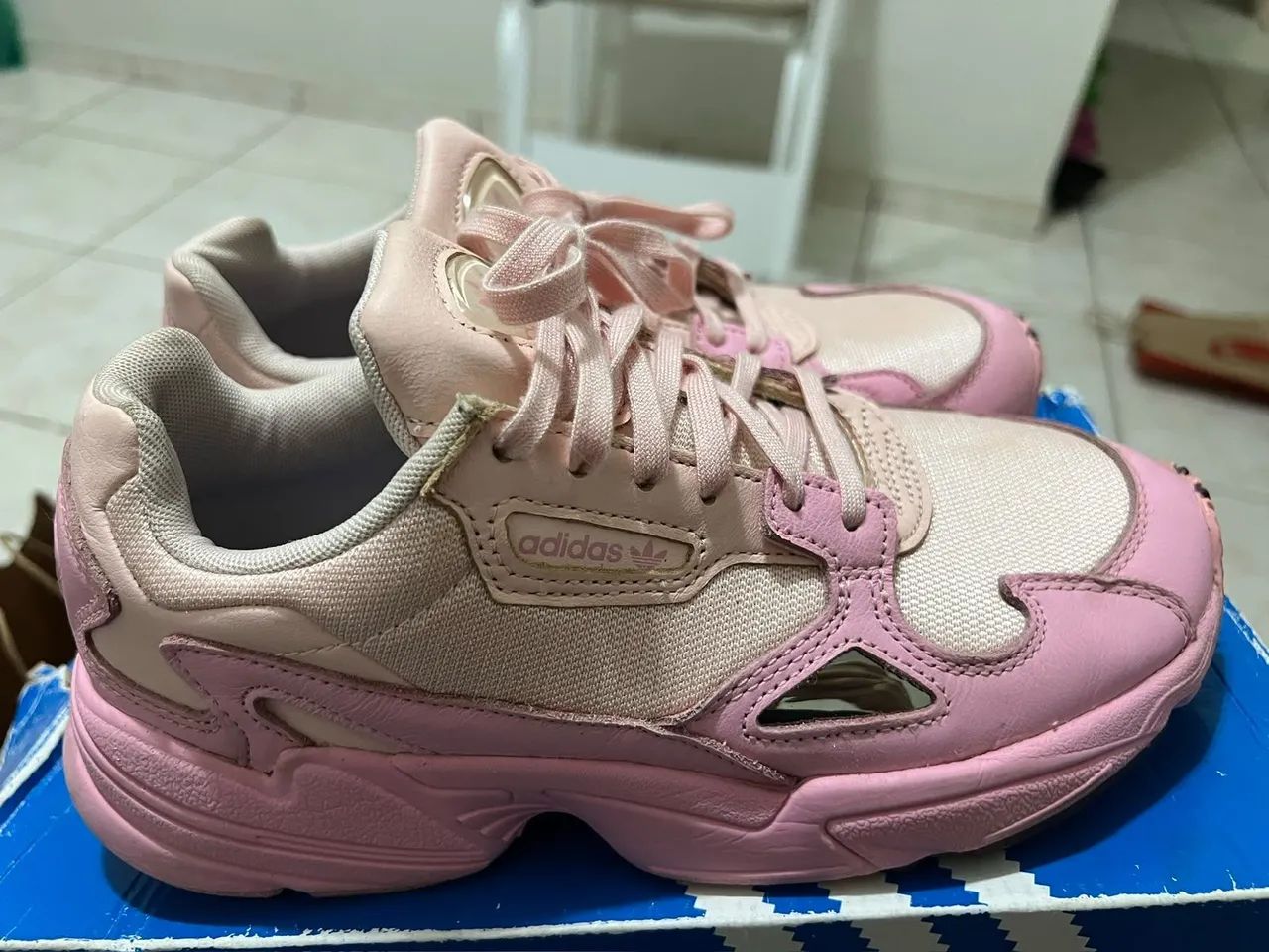 Tênis Adidas 