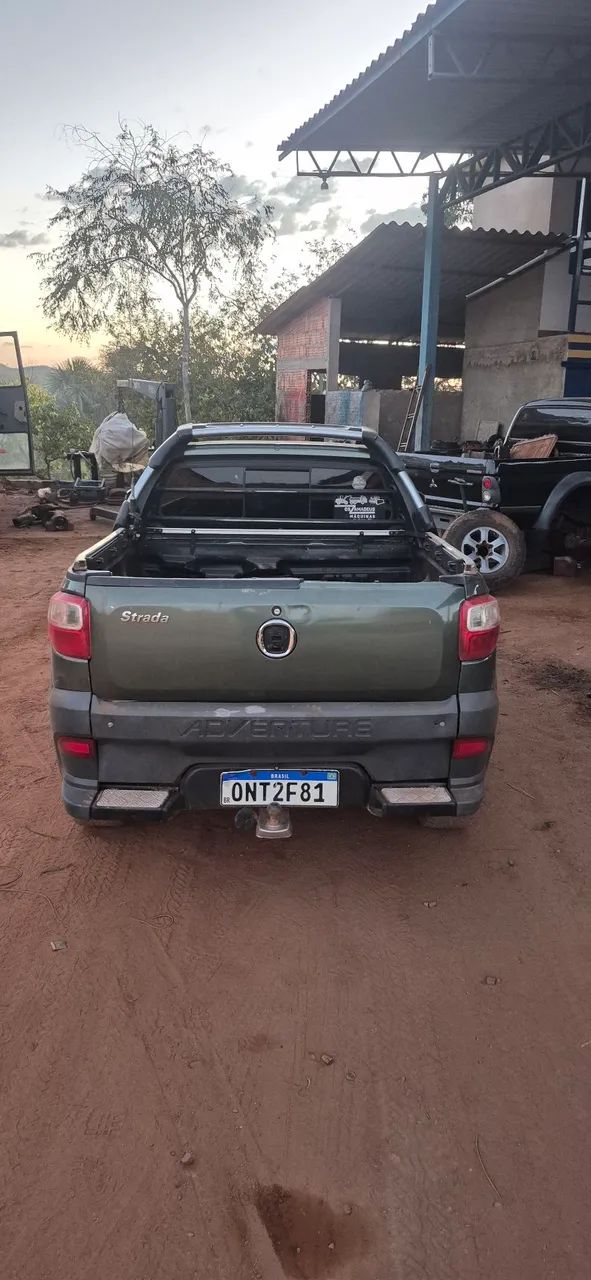 Fiat Strada Adventure 1.8/ 1.8 Locker Flex CE 2014 - Foto 2