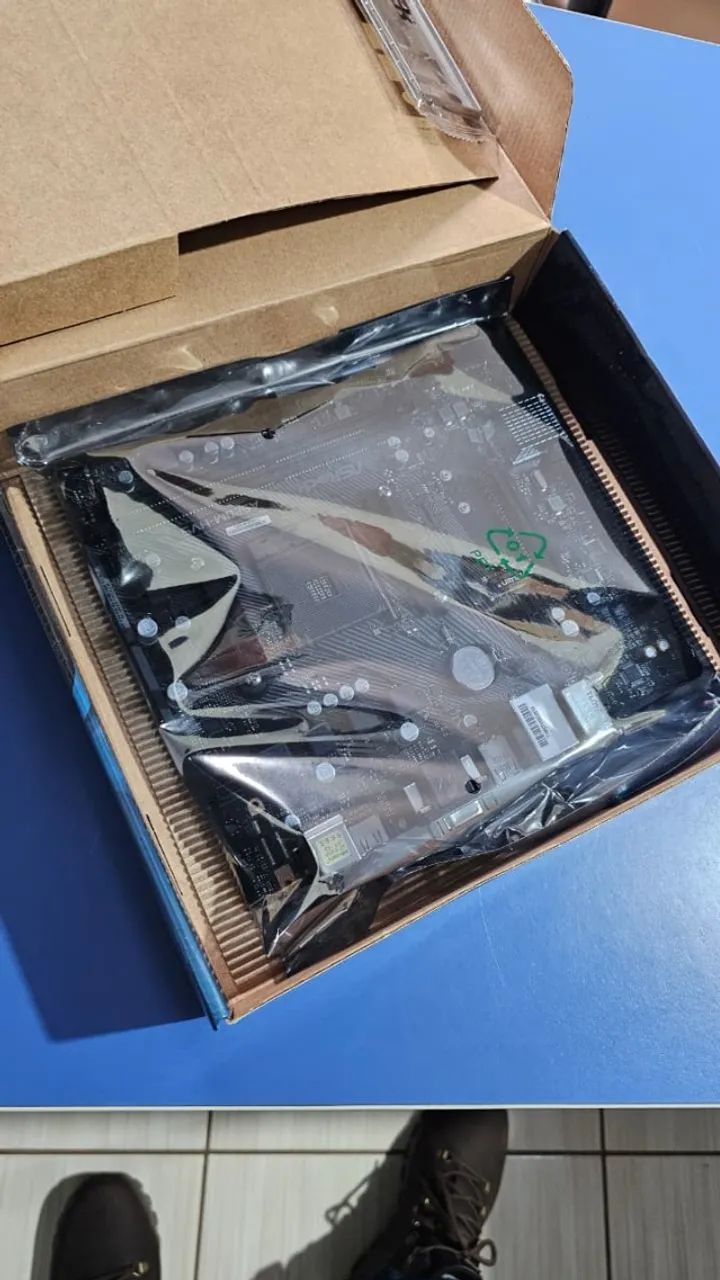Placa mãe ASROCK A520M nunca usada - Foto 2