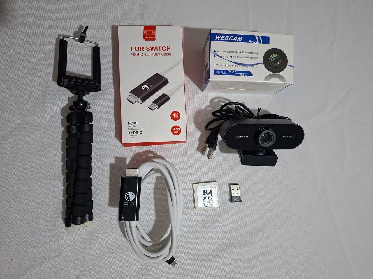 Lote de Eletrônicos, R4 para DS e 3DS, Webcam, Cabo Dock Switch Portátil, e outros.
