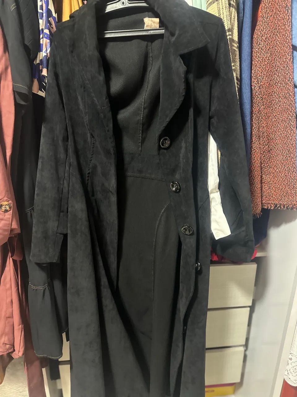Sobretudo que também é vestido preto - Foto 5