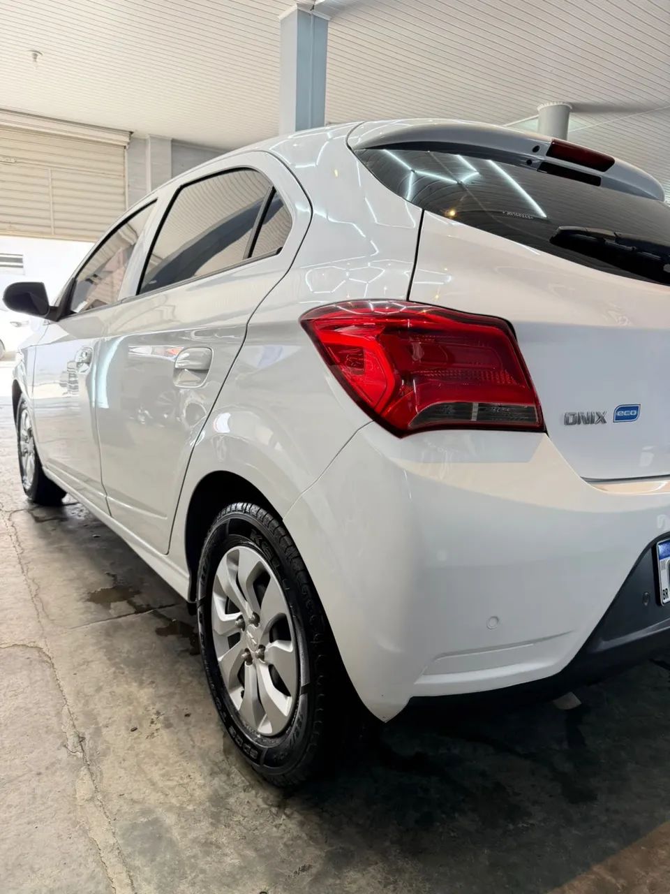 Chevrolet Onix Hatch LT 1.0 8V Flex Mec. 4P 2018 - Foto 4