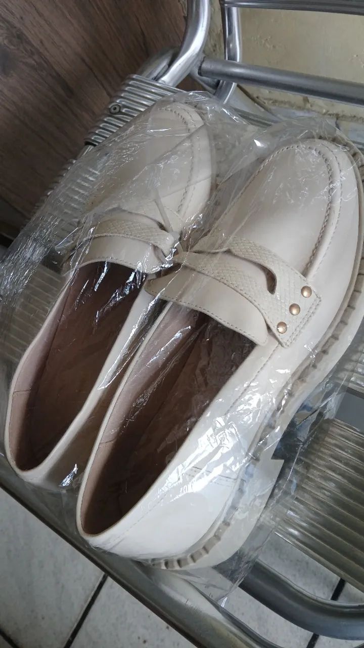 Sapato bege mocassim - Foto 2
