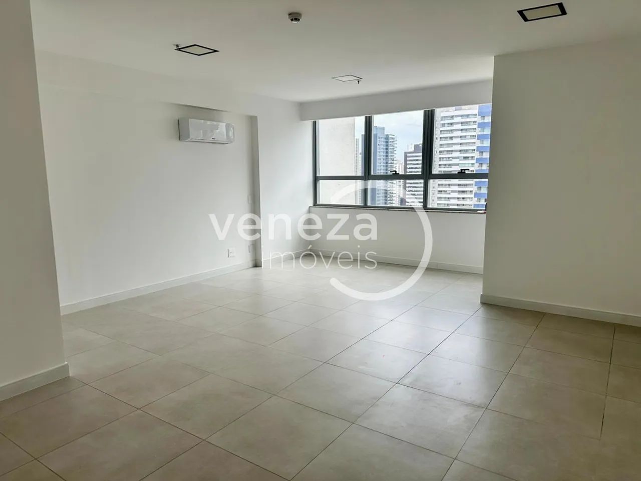 Sala comercial para alugar no Edifício Atsushi Yoshii Tower, Gleba Palhano - Foto 2
