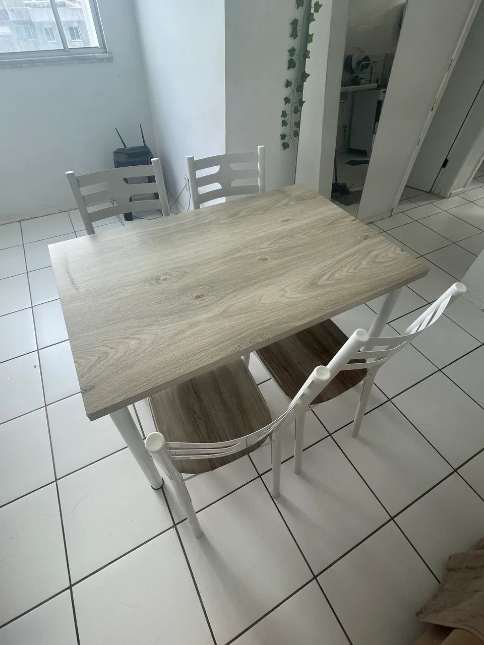 Mesa de jantar super conservada  - Foto 2