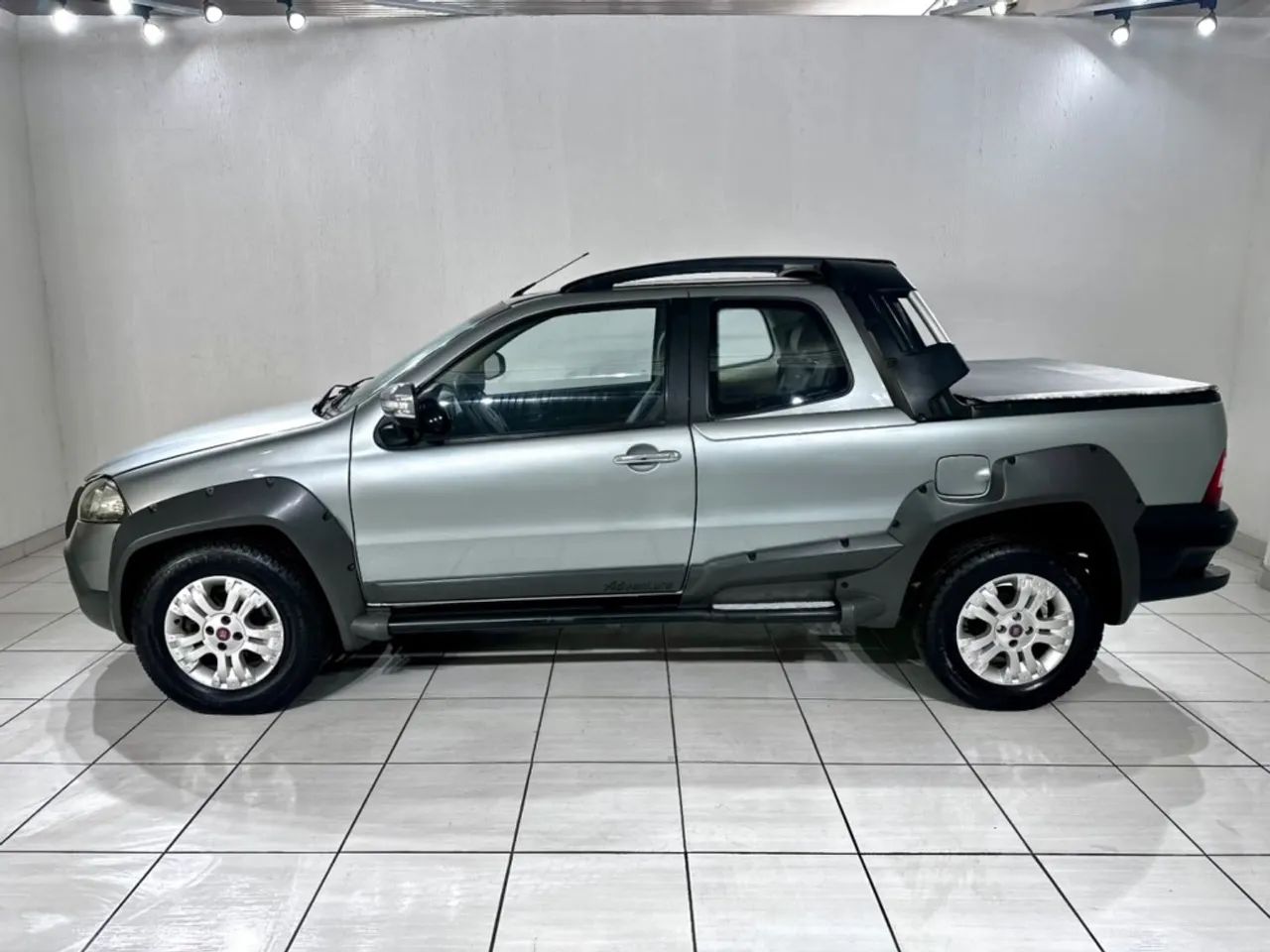 Fiat Strada Adventure1.8/ 1.8 Locker Flex CD 2012 - Foto 4