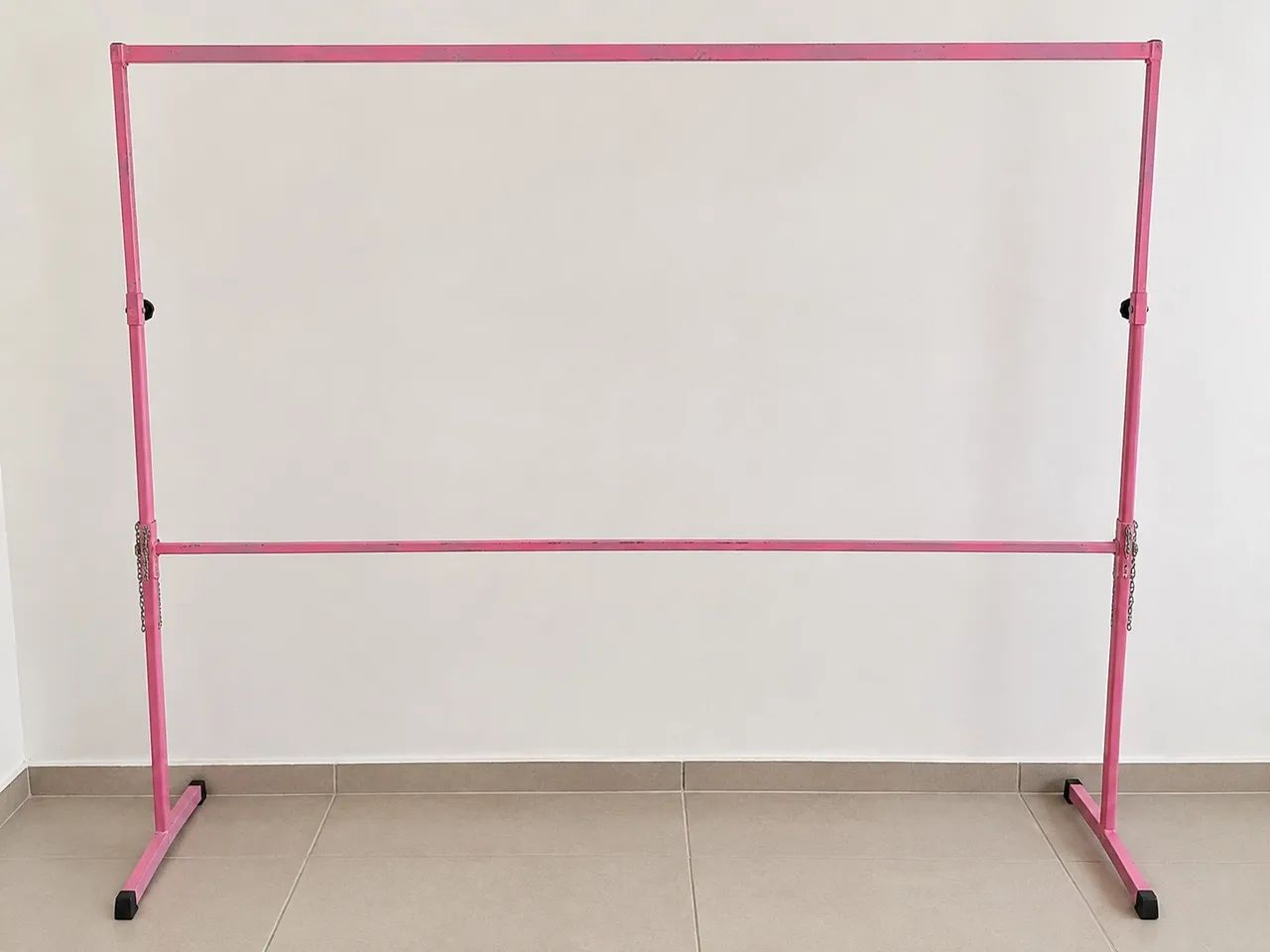 ARARA DE ROUPAS