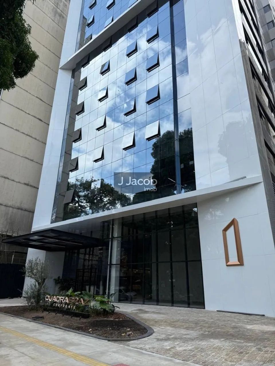 Alugo Sala de 162 m² no Ed. Quadra Braz- bairro Nazaré