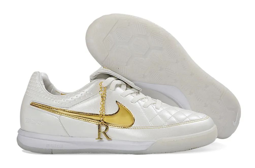 Chuteira Ronaldinho Nike Legend Branca e Dourada