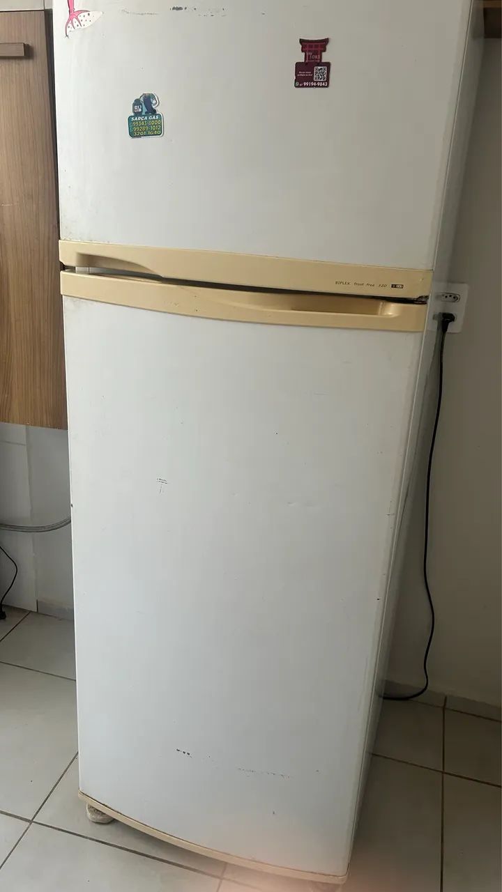 Vendo geladeira em perfeito funcionamento  