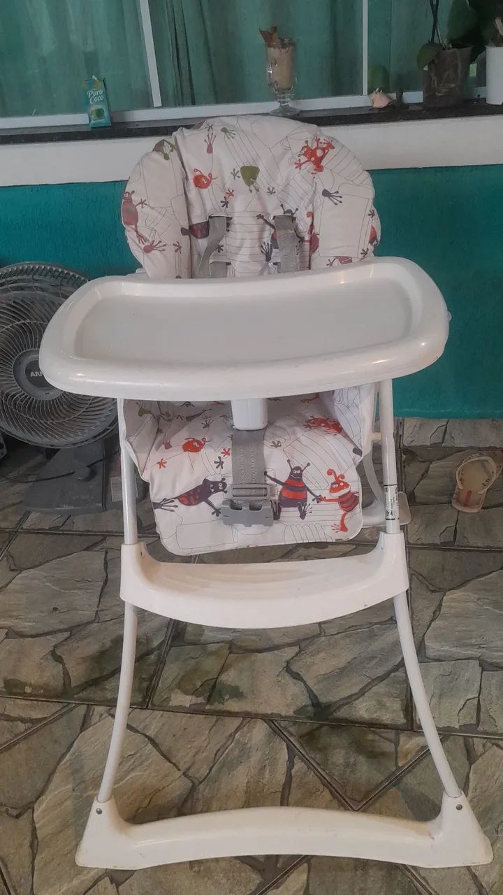 Cadeirinha de alimentação 