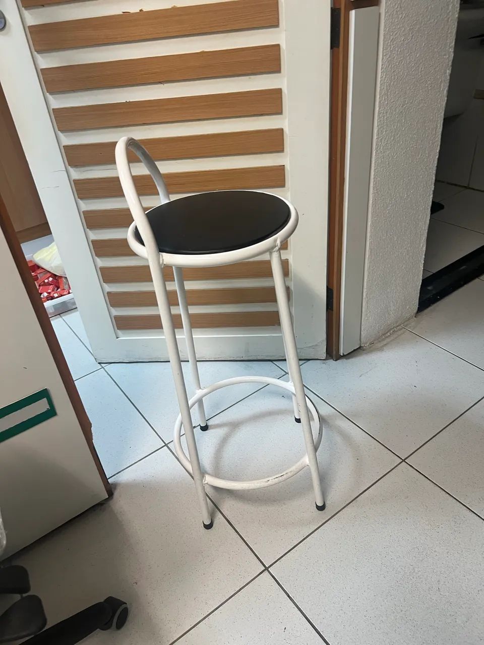 Banqueta de ferro novinha  - Foto 2