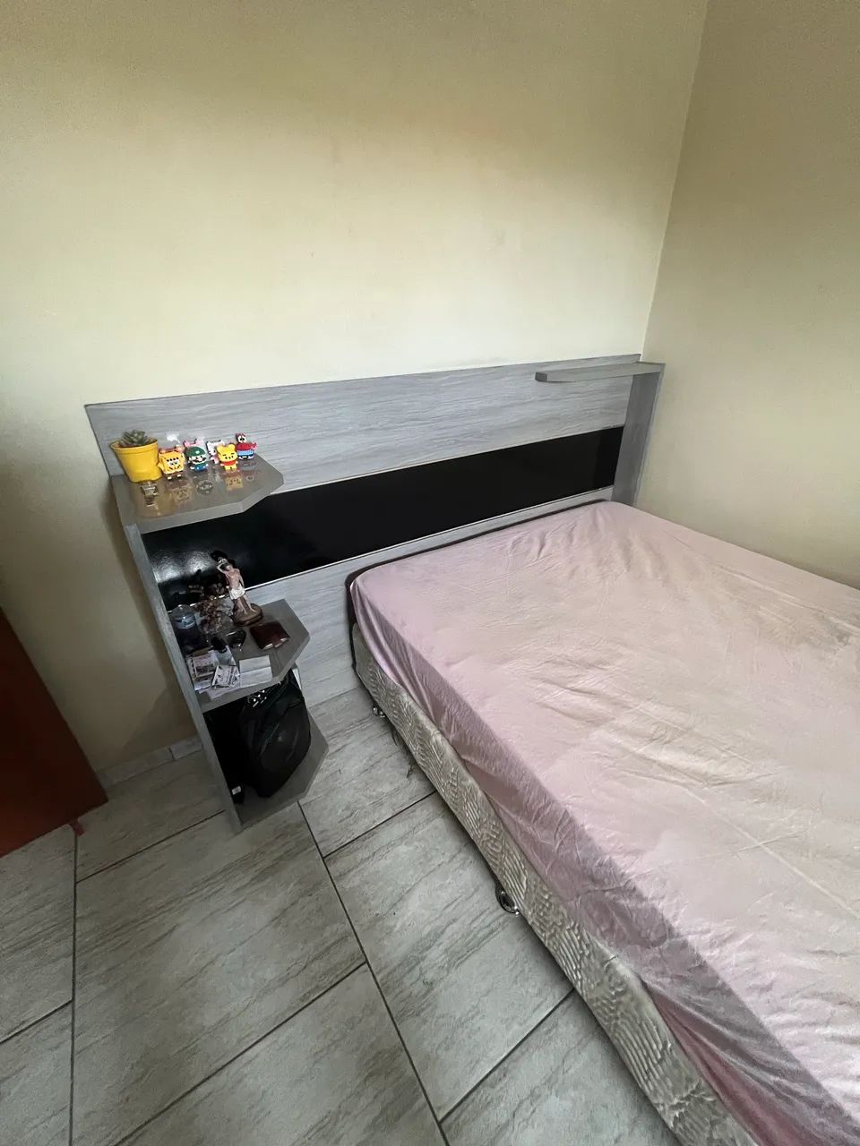 Cama casal (cabeceira, base e colchão)