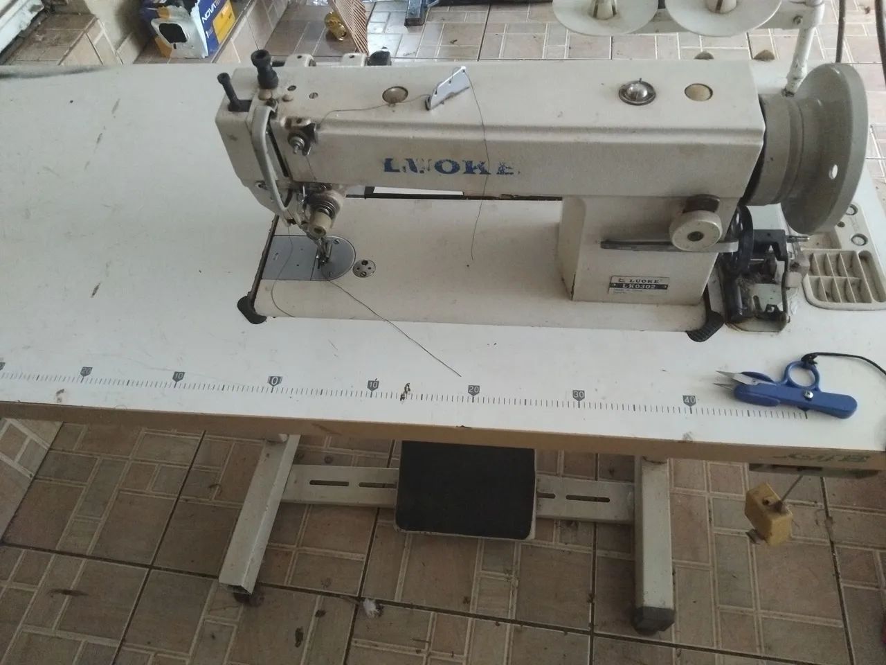 Maquina de Costura Luoke
