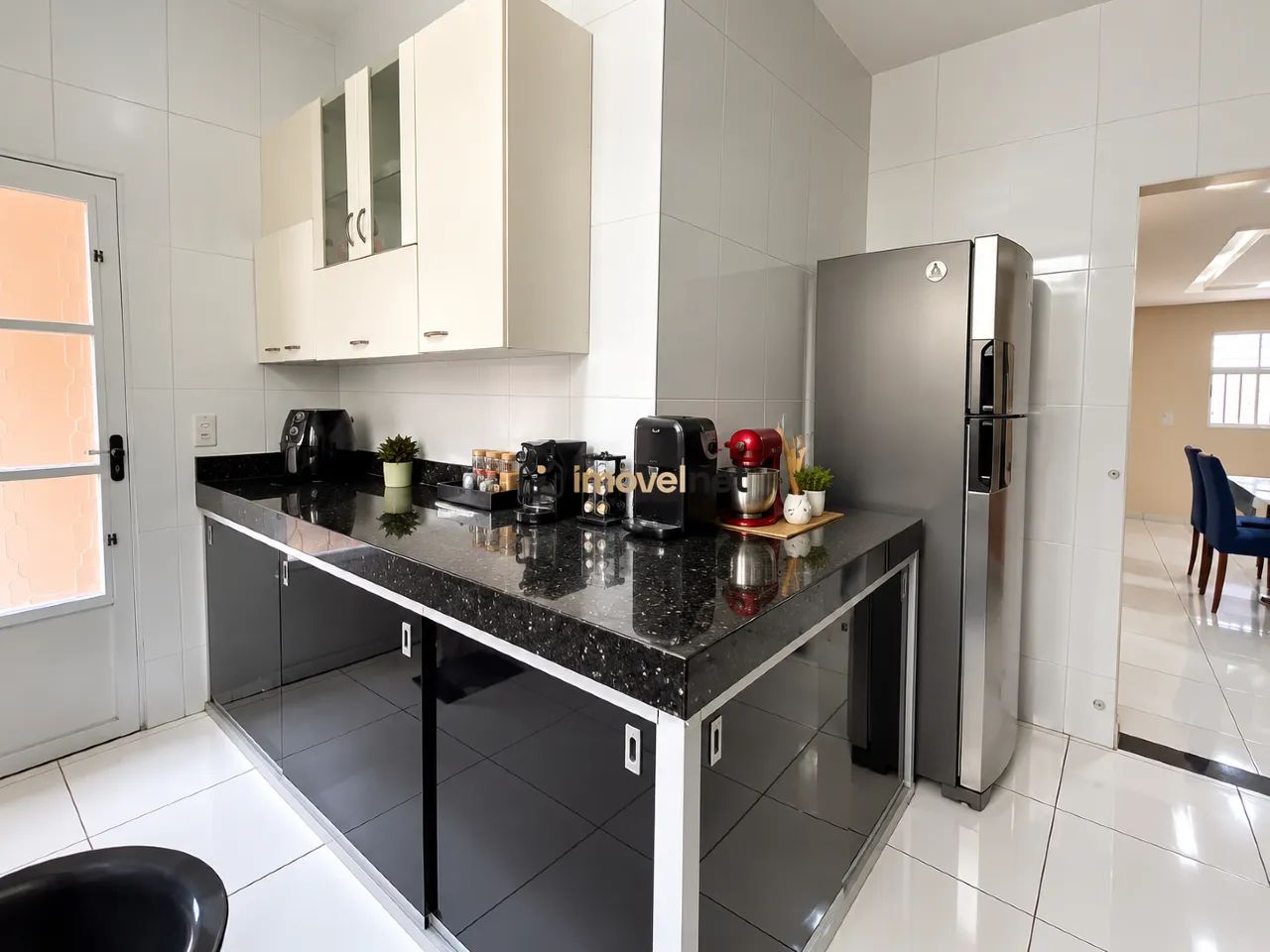 Casa para Aluguel com Varanda e Vagas de Garagem - Foto 5