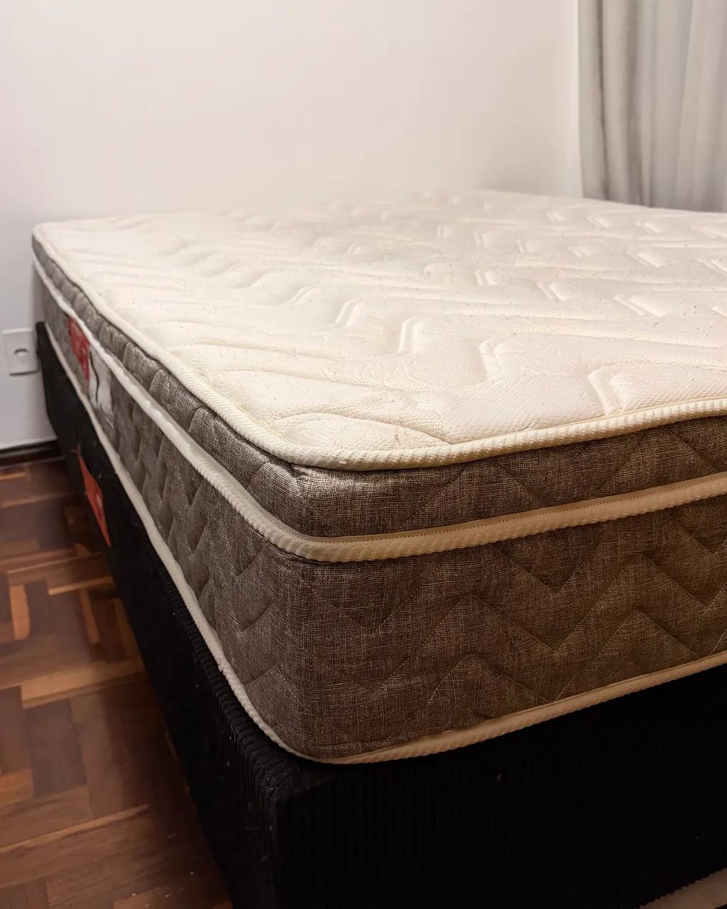 Cama box + Colchão Casal Espuma D33