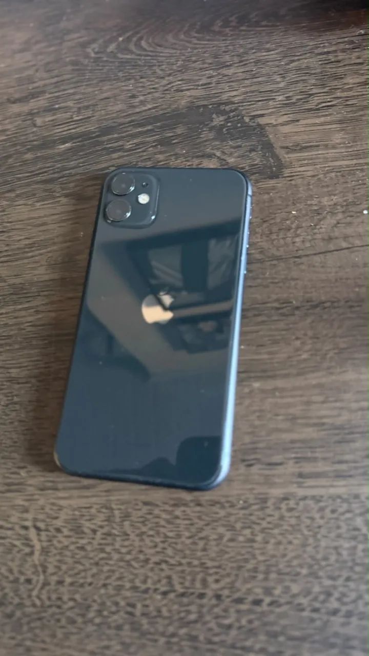 iPhone 11 64GB - Funcionando perfeitamente  Vendo iPhone 11, 64GB, em bom estado