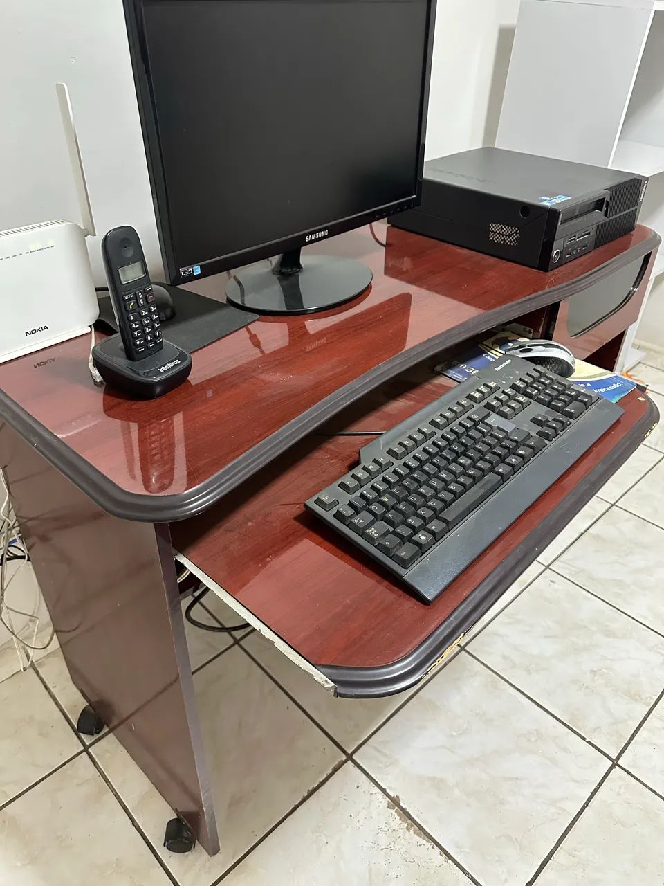 Mesa de computador/Escrivaninha 