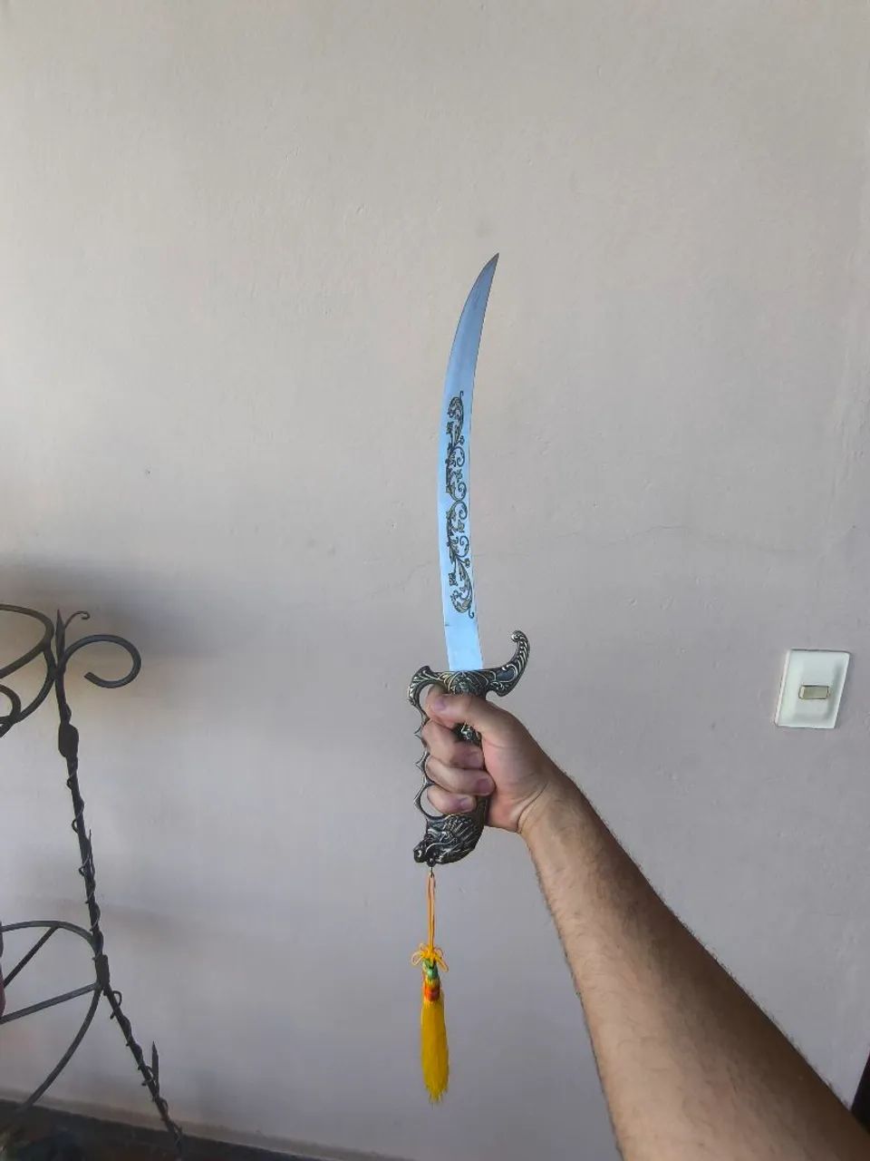 Espada de aço tipo sabre