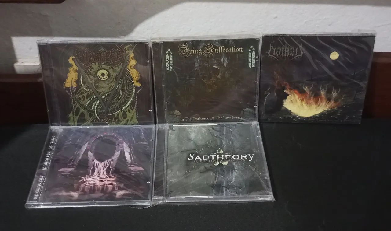 CDs zerados e seminovos.