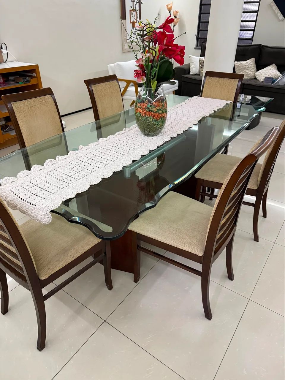Mesa de jantar com tampo de vidro + 6 cadeiras - Excelente estado - Foto 2